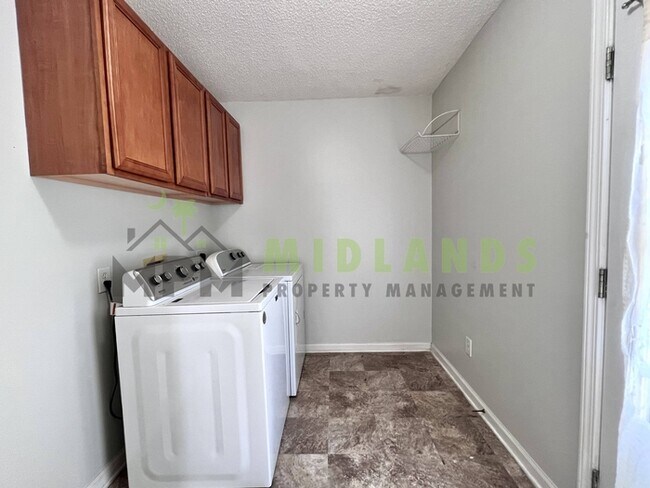 Foto del edificio - 523 Whitewater Dr