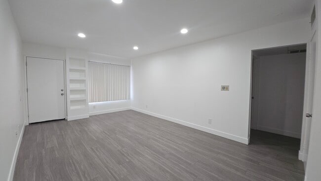 Building Photo - Canyon Crest Apartments