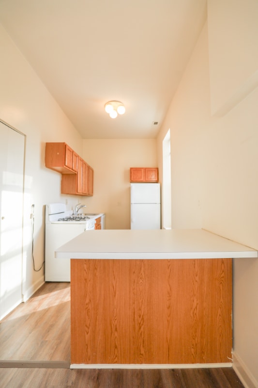 Building Photo - 747 Damen