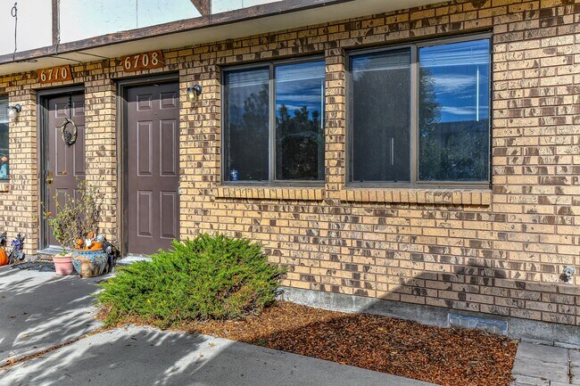 Foto del edificio - 2 Bedroom 1.5 Bathroom 4 plex