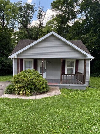 Building Photo - 5825 2nd Ln