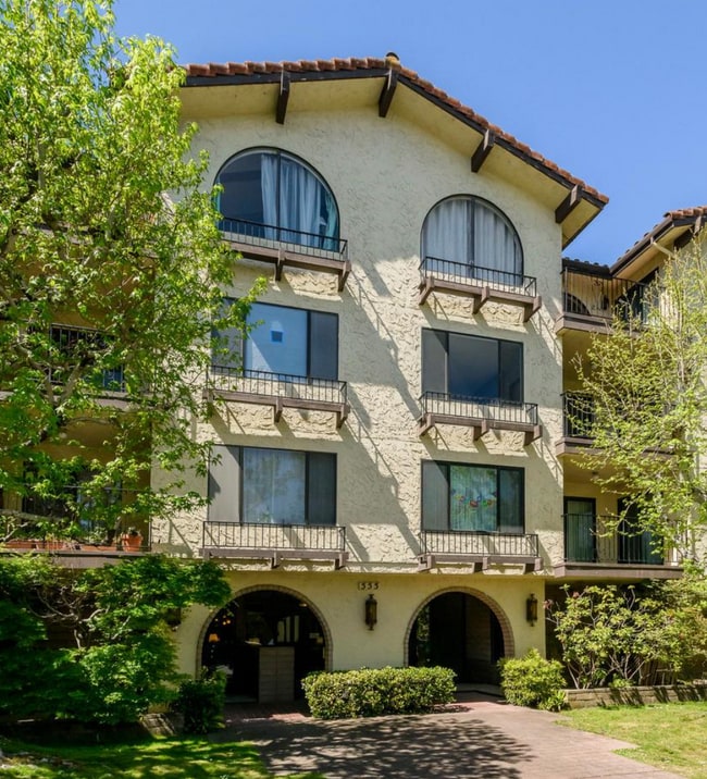 555 Palm Ave Unit 209, Millbrae, CA 94030 Condo for Rent in Millbrae