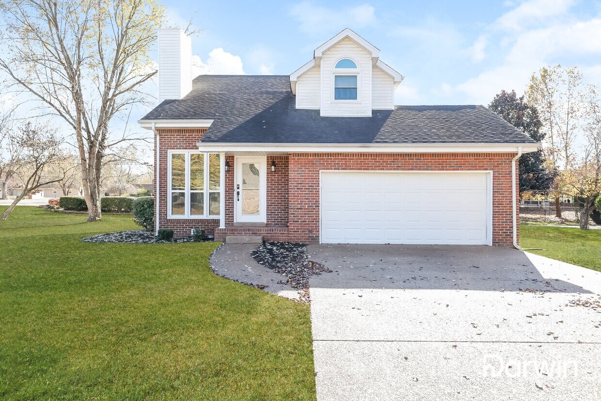 Primary Photo - 201 Pebble Pl