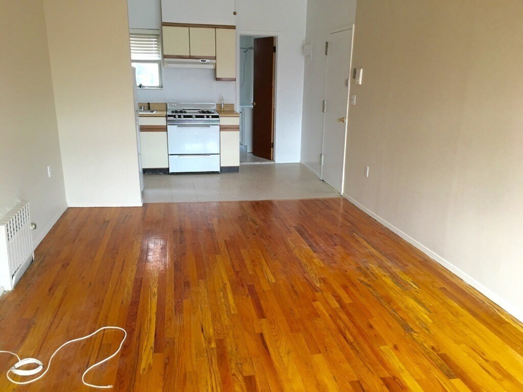 Primary Photo - 35-05 Ditmars Blvd