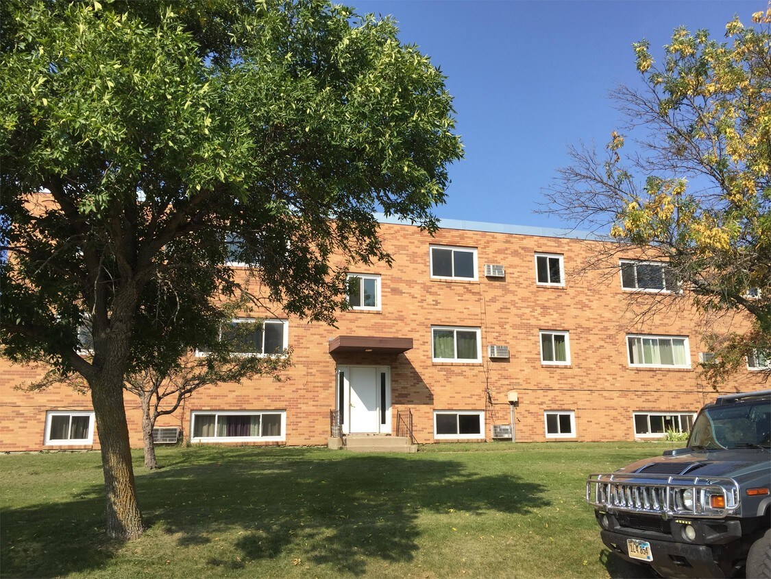 Primary Photo - 910 Maple St