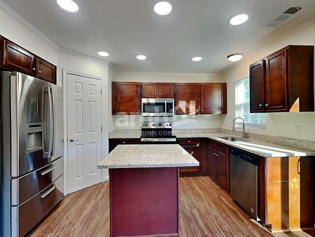 Foto del edificio - 1861 Cottage Grove Way