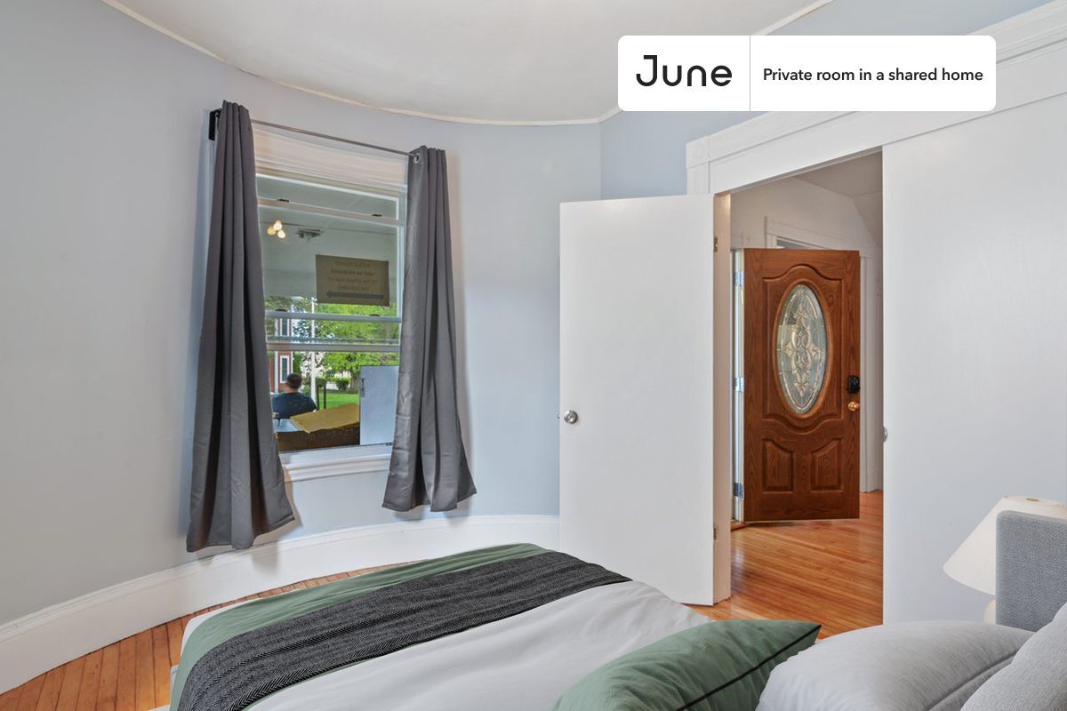 Primary Photo - Room in Shared 6 bed/1.5 bath home