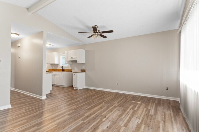 Foto del edificio - 113 Maplewood St