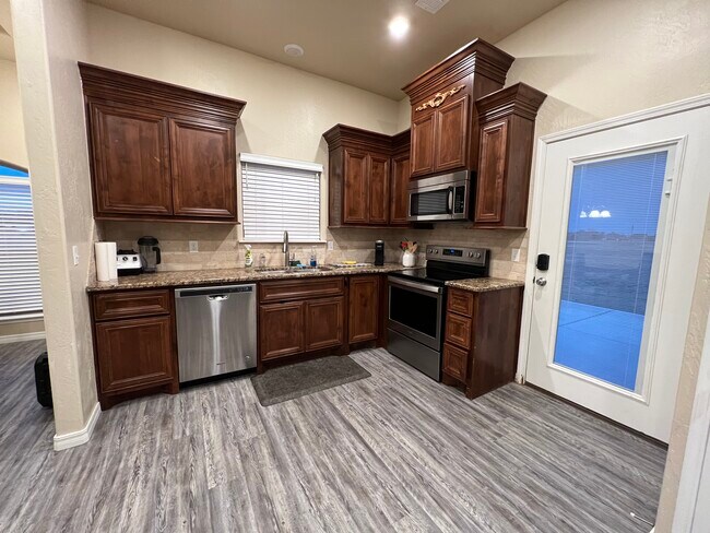 Building Photo - 11501 Sheri Ln