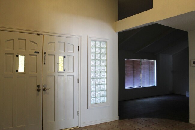 Foto del edificio - Quailwood 3 bed 2 bath pool