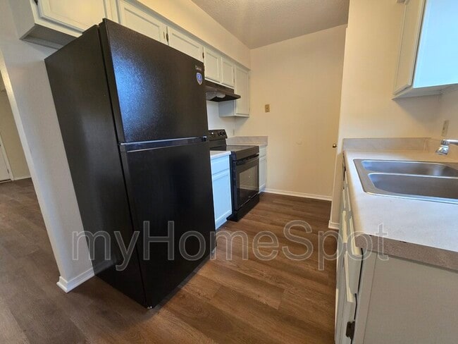 Foto del edificio - 409 Shadow Way Ln