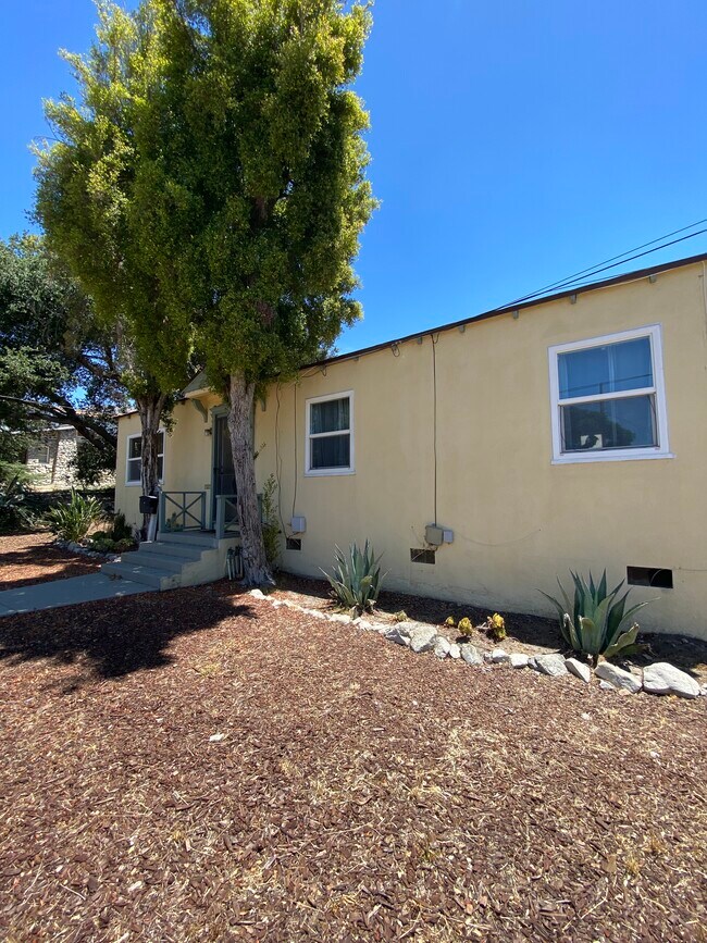 lado - 10204 Fairgrove Ave