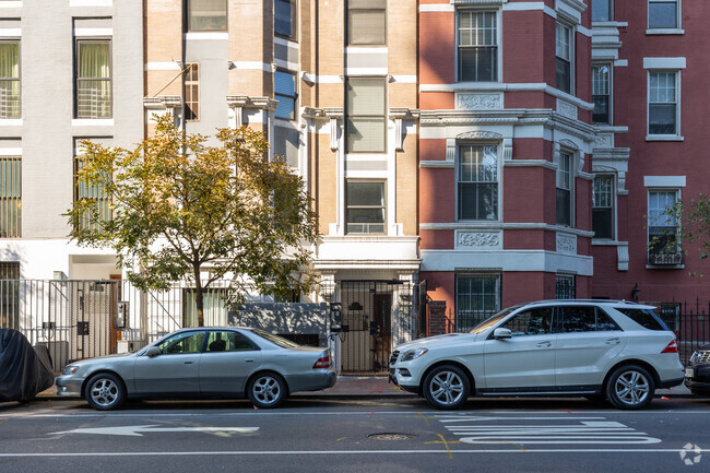 Building Photo - 357 W 29th St