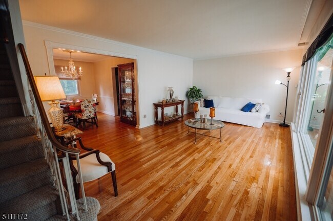 Foto del edificio - 683 Prospect Ave