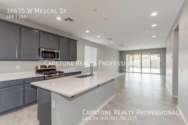 Building Photo - GORGEOUS 4 Bedroom 2 Bath home In Sycamore...