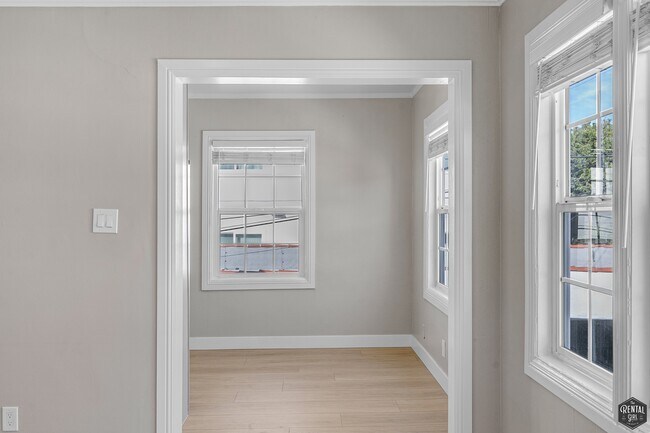 Foto del edificio - 8613 W Olympic Blvd