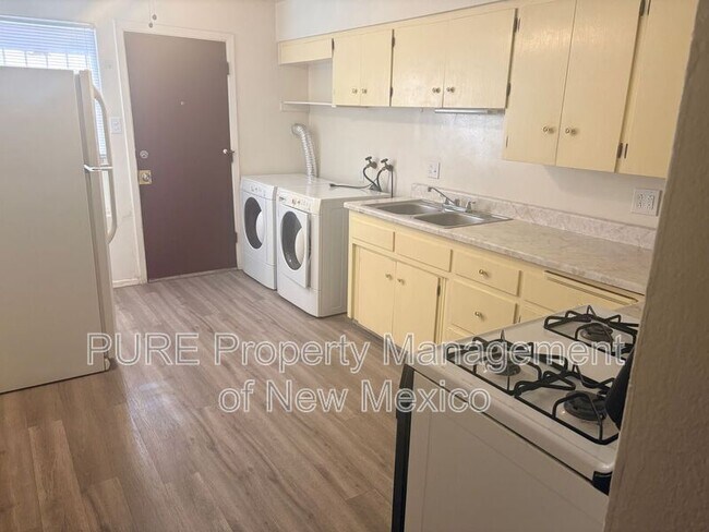 Building Photo - 945 Louisiana Blvd SE