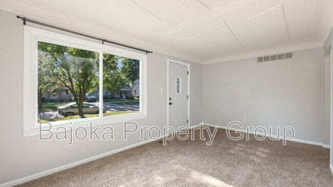 Foto del edificio - 6703 Campbell St