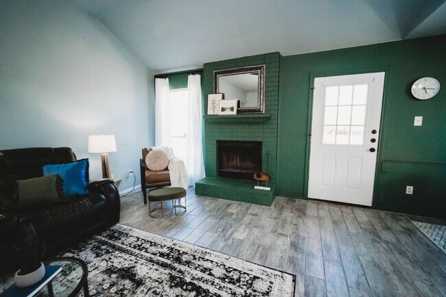 Foto del edificio - 2607 Rampart Loop