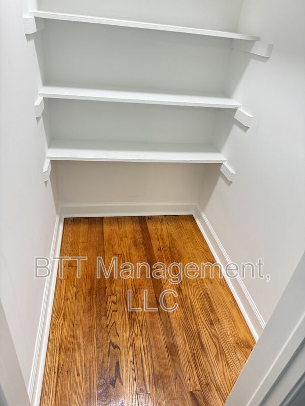 Foto del edificio - 8712 Bradford Rd