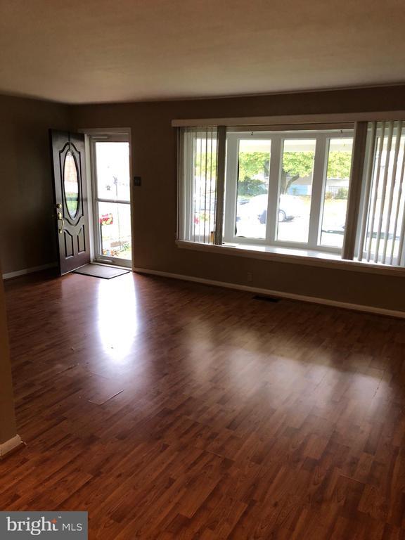 Foto principal - 8550 Tolbut St