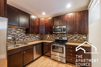 Building Photo - 3138 S Indiana Ave