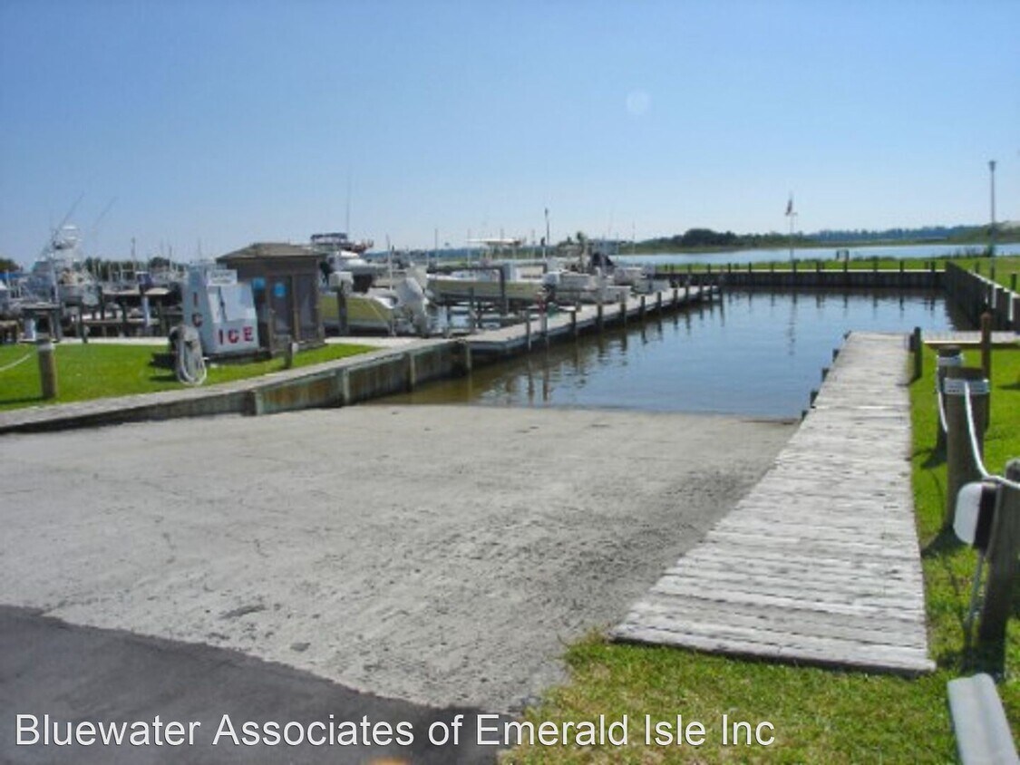 2 br, 2 bath House 650 Cedar Point Blvd D35 House for Rent in Cedar