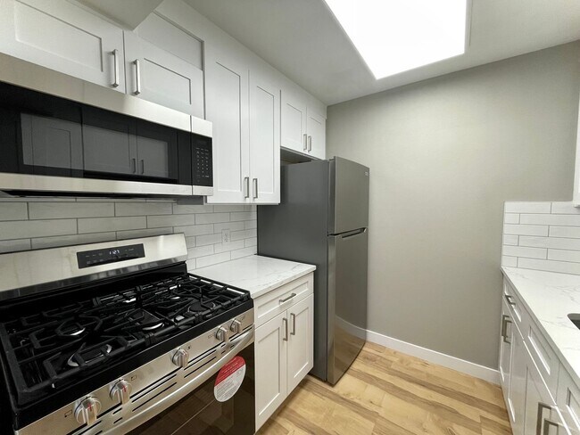 Building Photo - Upgraded 2-Bedroom Condo Near the University of Utah