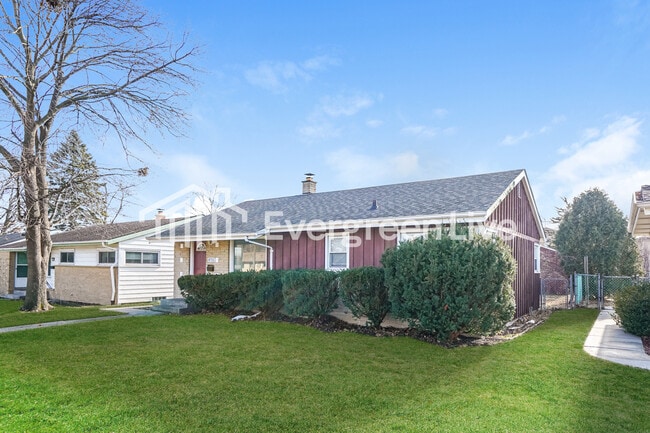 Building Photo - 8715 W Lawrence Ave