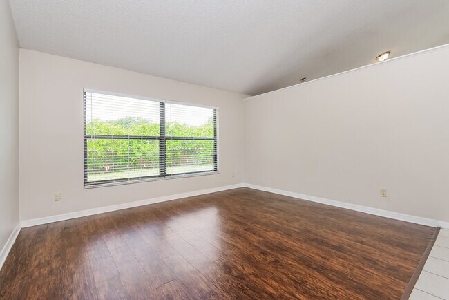 Building Photo - 5022 Dahoon View Dr