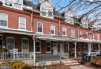 Building Photo - 751 Haws Ave
