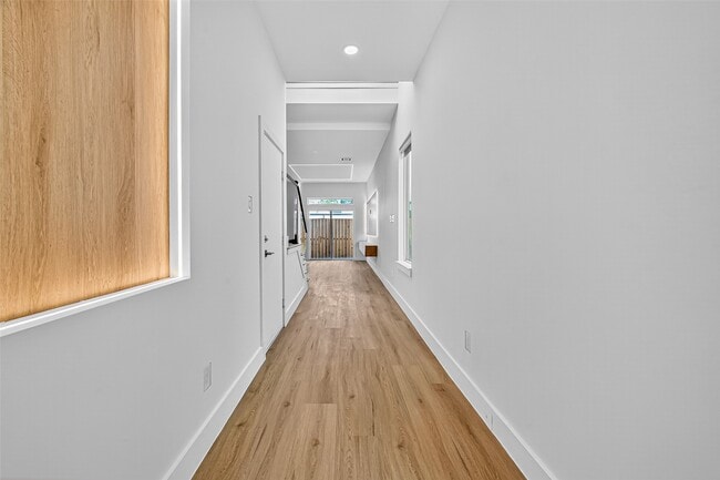 Foto del edificio - 6427 Lamayah St