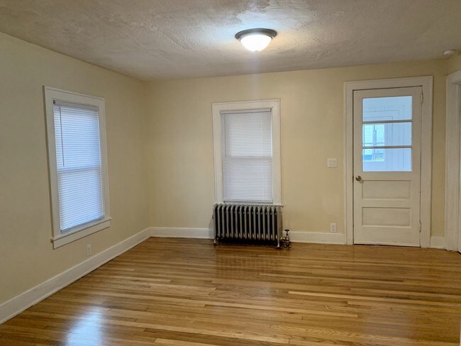 Building Photo - Three bedroom house for rent in Plainville