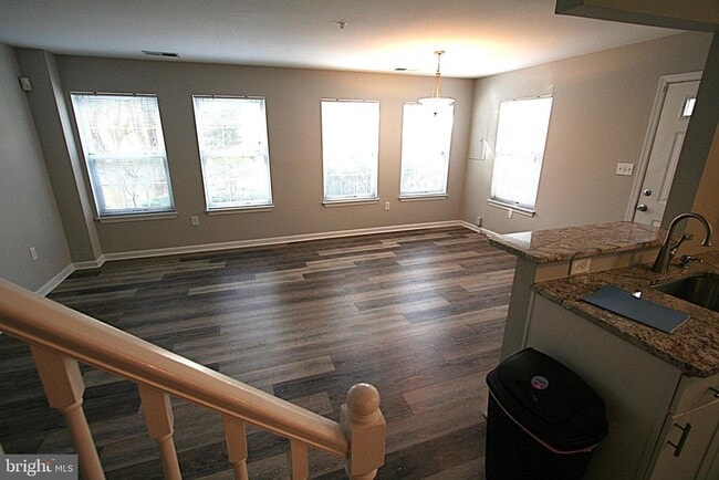 Foto del edificio - 6233 Sandpiper Ct