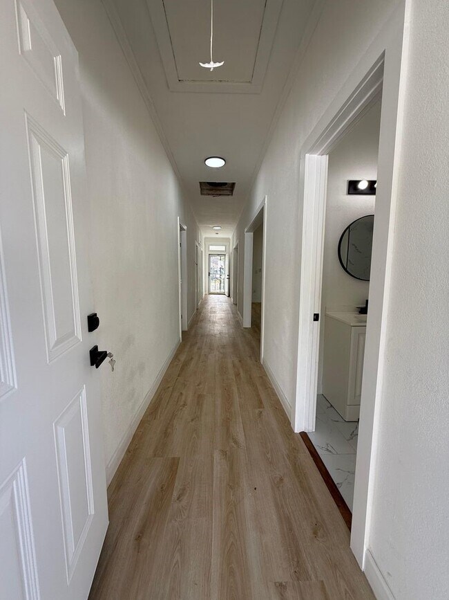 Building Photo - 8407 Carolwood Dr