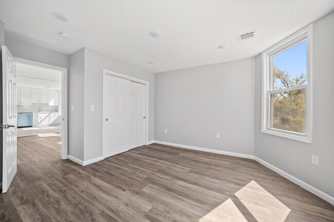 Building Photo - 188 Hope Ave