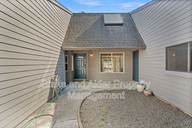 Foto del edificio - 2402 SE 9th Ct