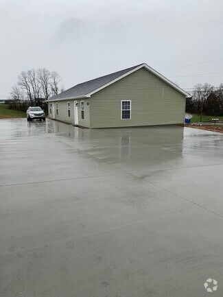Building Photo - 148 School Side Dr