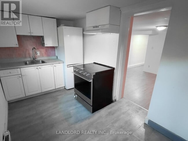 Photo du bâtiment - 2469 Queen St E