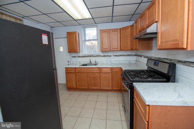 Foto del edificio - 5211 Marion St