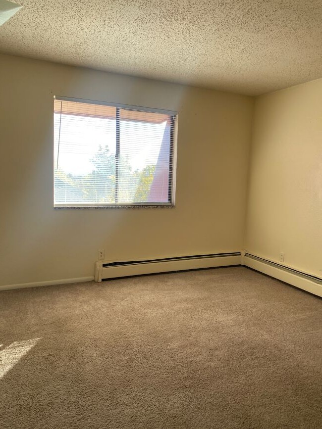 Bedroom - 1200 College Ave
