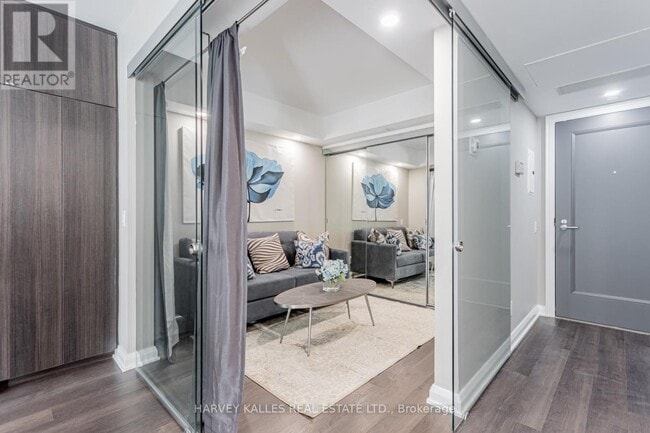 Building Photo - 155 Yorkville Ave