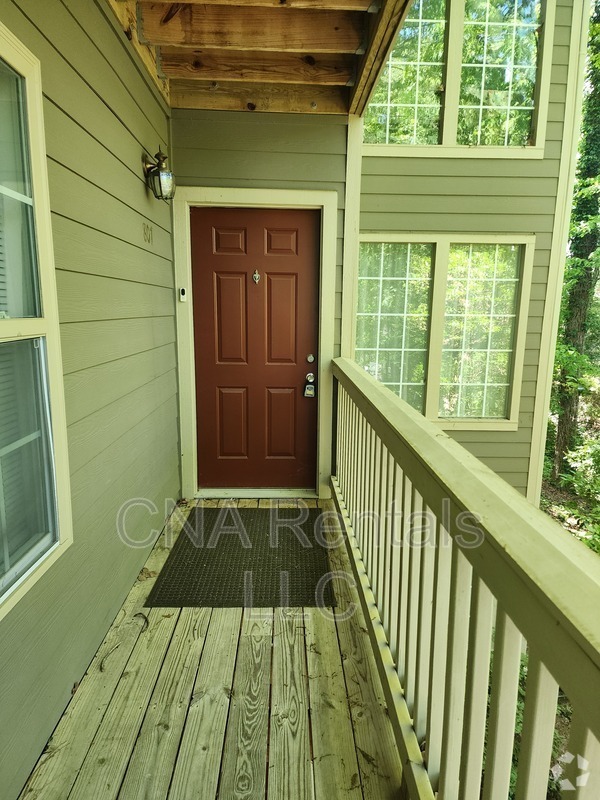 Building Photo - 807 Country Park Dr