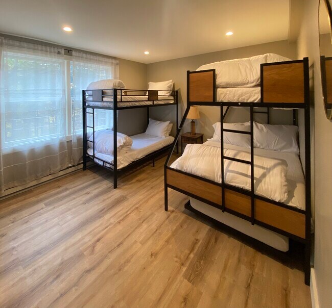 Foto del edificio - 112 Horseshoe Rd