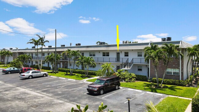 Building Photo - 1166 Bayshore Dr