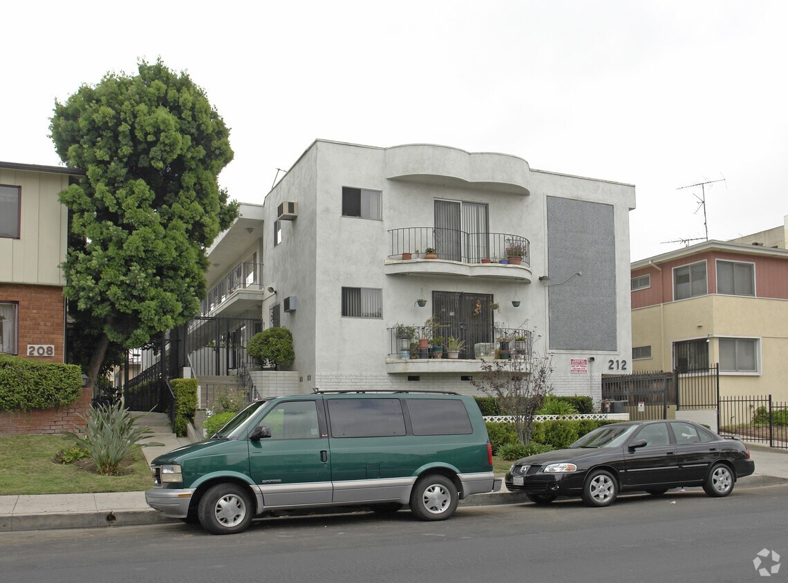 Building Photo - 212 S Mariposa Ave