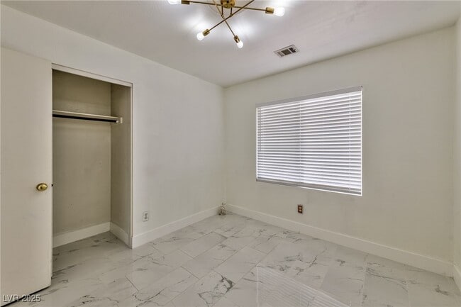 Building Photo - 1206 Sunfire Ave