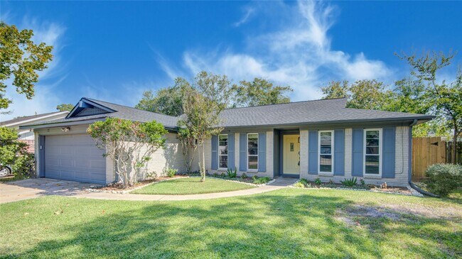 Building Photo - 966 Redway Ln