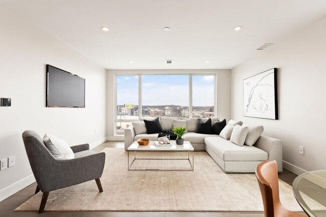 Photo - Peridot Apartments