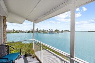 Building Photo - 330 Kon Tiki Dr